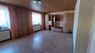 Doppelhaushälfte mit schönem Garten! - Wohnzimmer