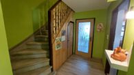 Schöne Doppelhaushälfte mit Anbau und Garten - Flur