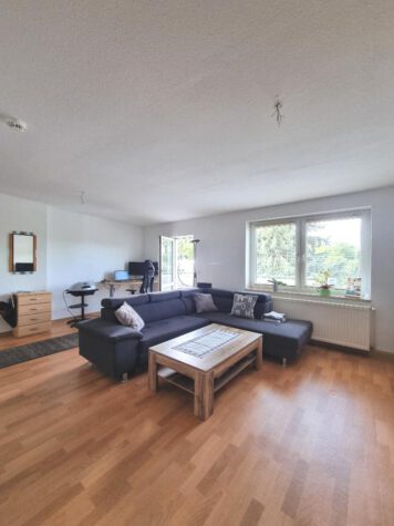 Charmante 2-Raum-Wohnung mit herrlichem Ausblick auf Schloss und Saale, 06406 Bernburg, Etagenwohnung