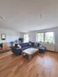 Charmante 2-Raum-Wohnung mit herrlichem Ausblick auf Schloss und Saale - Wohnzimmer (1)
